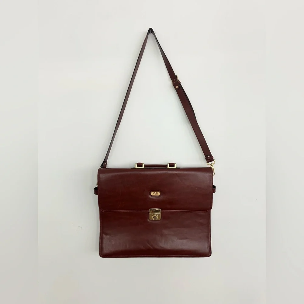 Jade Duck / J&D Collection Leather Shoulder Bag